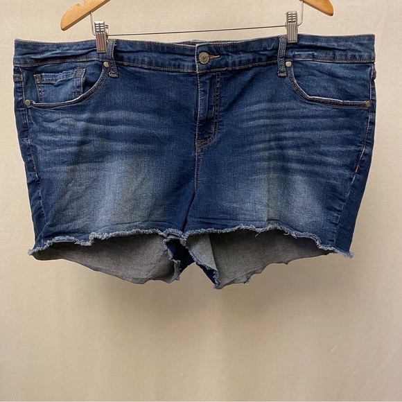Torrid Size 24 Denim Jeans Shorts Mid Rise Stretch Blue Cutoffs Plus Size - Picture 6 of 7